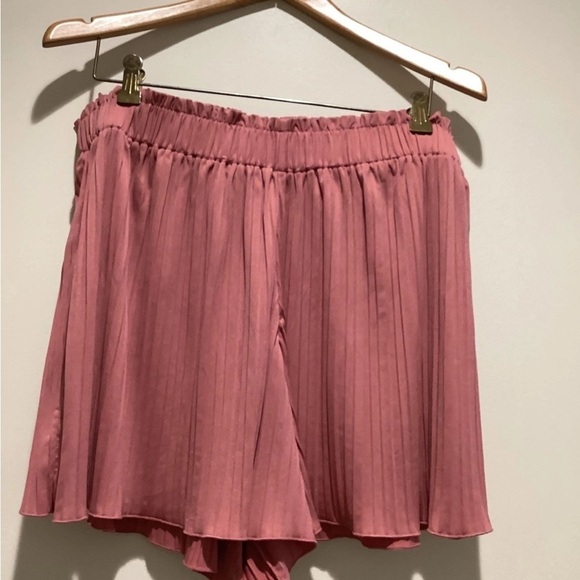 Loft high waist salmon pink pleated shorts size L - Picture 2 of 8